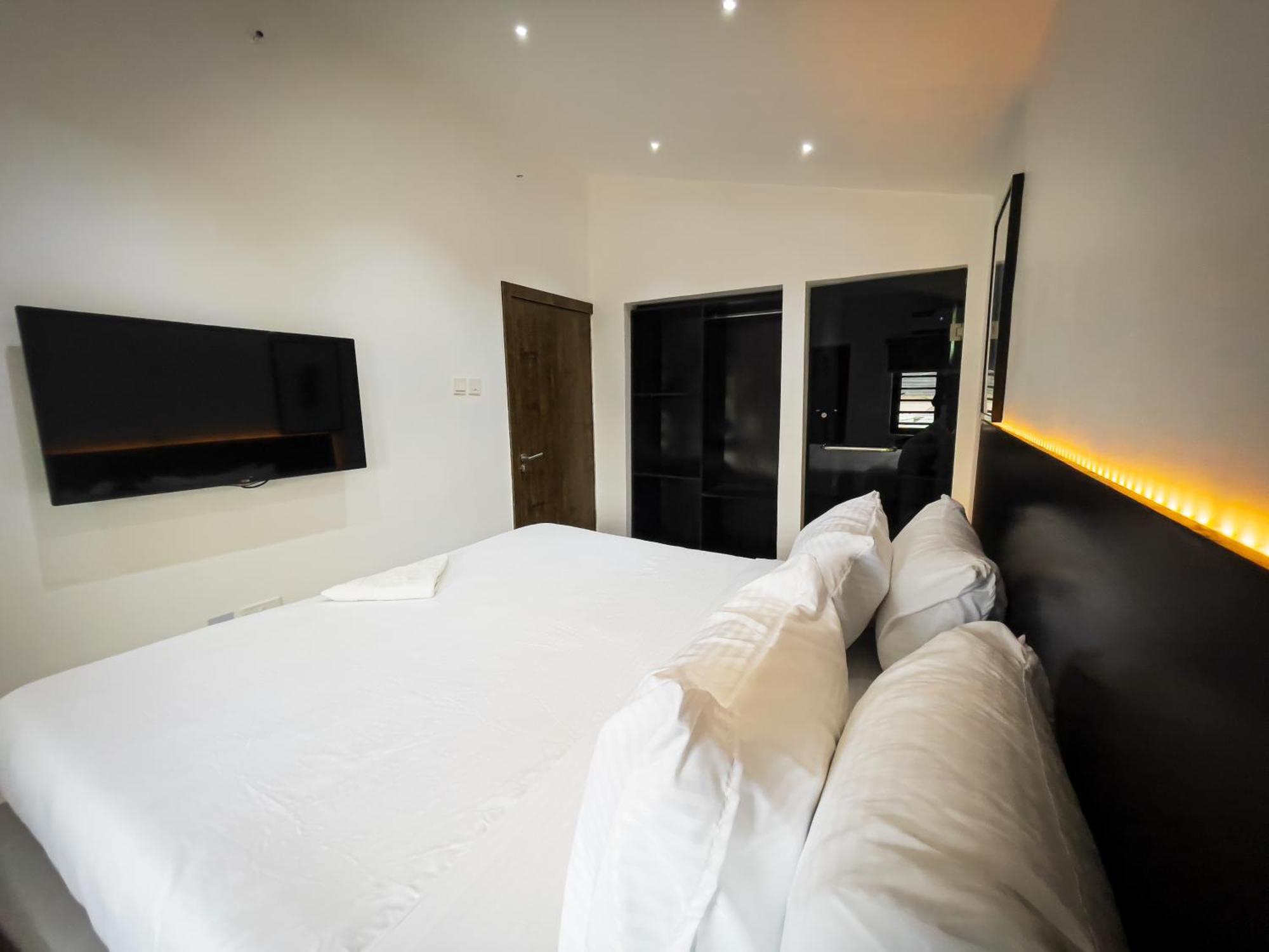 Luxe Surulere Aparthotel